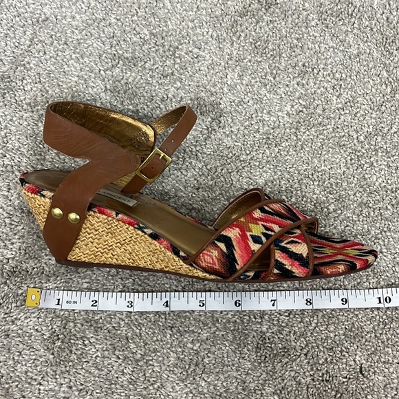 Cynthia Vincent Size 7.5 Brown and Red Aztec Strappy Wedge Slingback Sandals - Picture 10 of 11